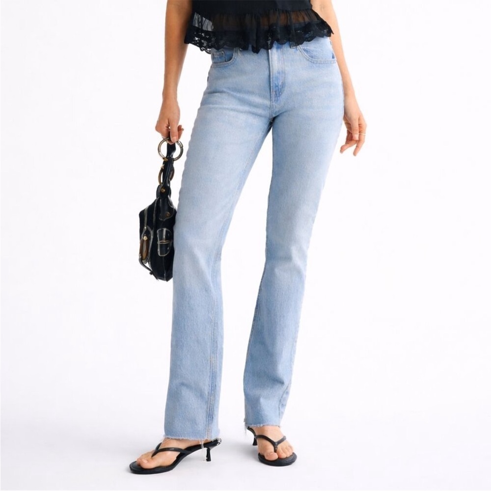 Abercrombie & Fitch The 90s Straight Mid rise Raw Hem Jeans size 29 8 Tall chic